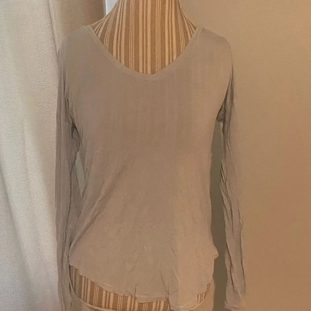 American Eagle outfitters size medium soft & sexy Aro T long sleeved excellent